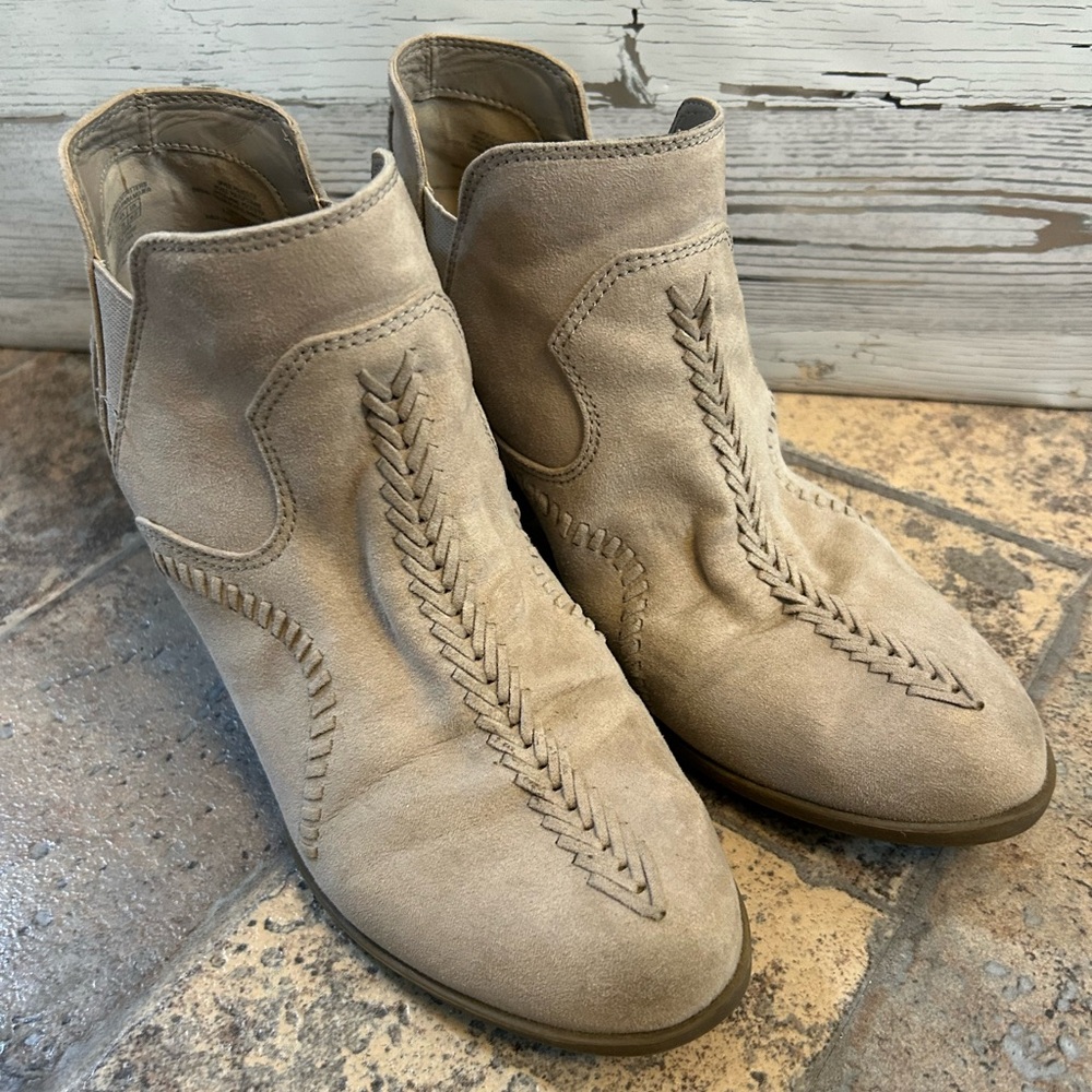 😎 3/$10 AE heeled booties - Picture 13 of 13